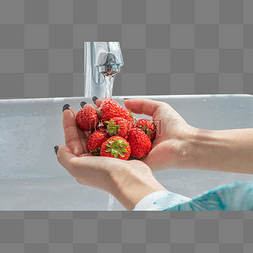 龙头图片_清洗草莓果