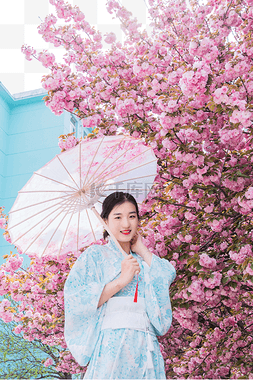 日系和服樱花少女户外打伞