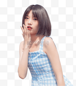 女生图片_夏天格子裙女生