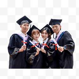 四个大学生毕业拍照