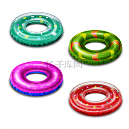四种彩色充气游泳配件，以救生圈