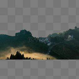 高山村庄公路云雾