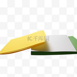 白绿相间图片_棕色木桌上的白绿黄相间的纸