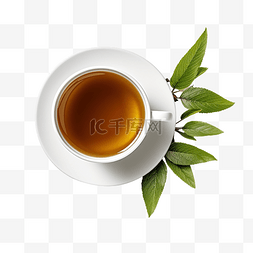 一杯茶，茶碟上有新鲜茶叶，透明