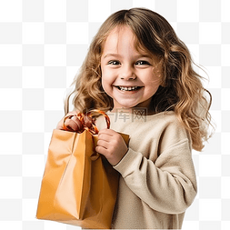 一个小女孩手里拿着一袋圣诞礼物