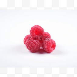 白色背景中间的红树莓