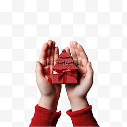 木头的手图片_孩子们手中的红色小礼物和深色木
