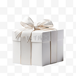 松树枝间装饰盒中的圣诞礼物白色