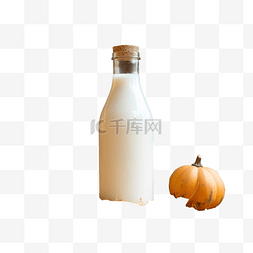 干草上的牛奶瓶样机秋季农场乡村