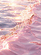 粉红色的水波闪闪发光插画海报