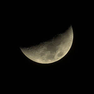 摄影照片_月亮月球残月