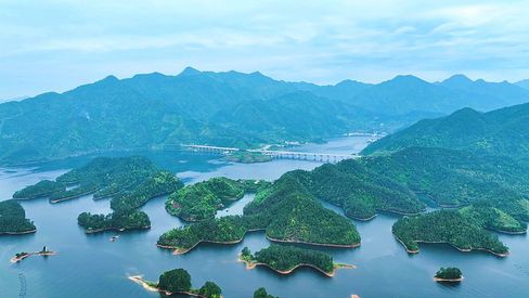 航拍杭州千岛湖景区自然风景山河风光实拍