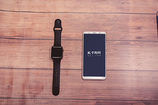 手表的海报模板_苹果手表开启的手机样机