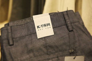 牛仔裤标签上商标样机设计
