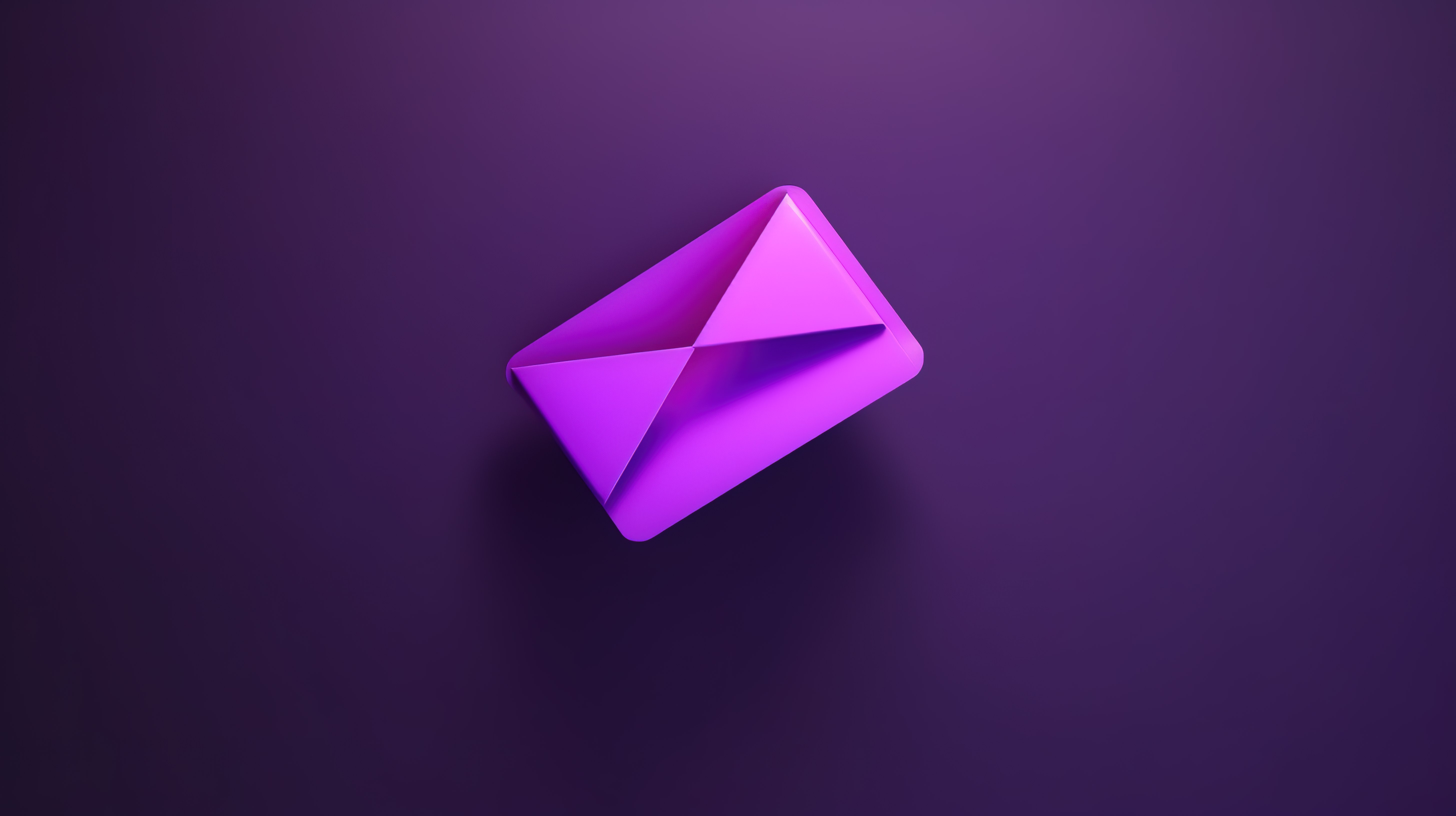 3D 渲染中带有未读邮政信封的最小紫色电子邮件通知图标图片