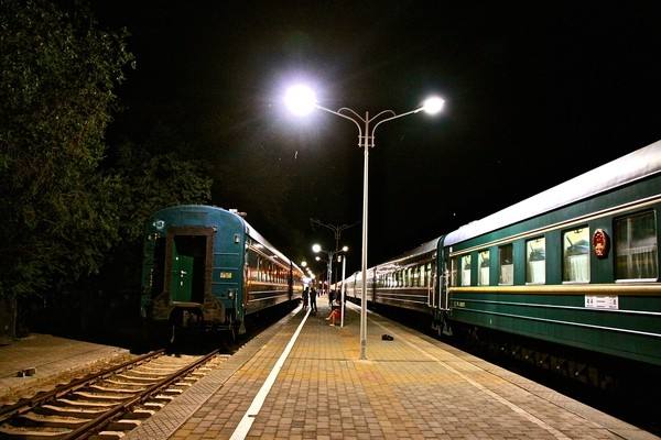 清晰火车离开站台声音效