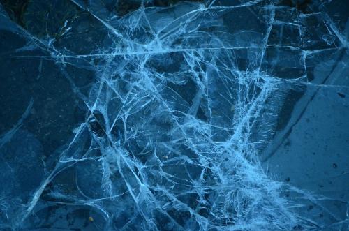 冬天冰面破冰的音效