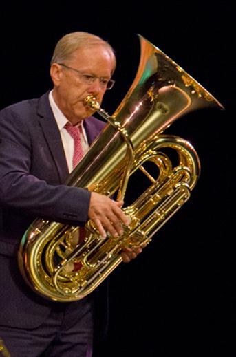 大号演奏轻松音效