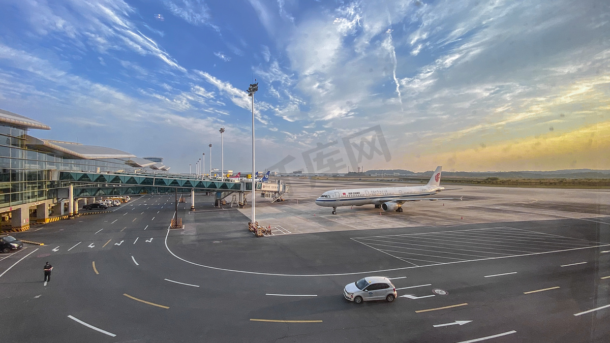 大气早晨机场停机坪摄影图图片