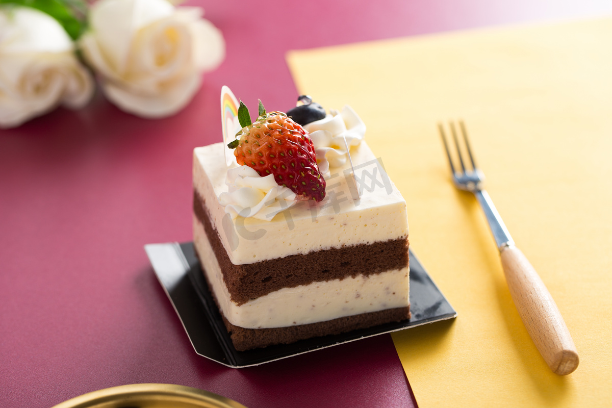 摄影图草莓奶油夹心蛋糕 图片