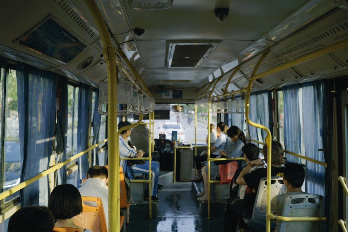 公交车摄影图图片