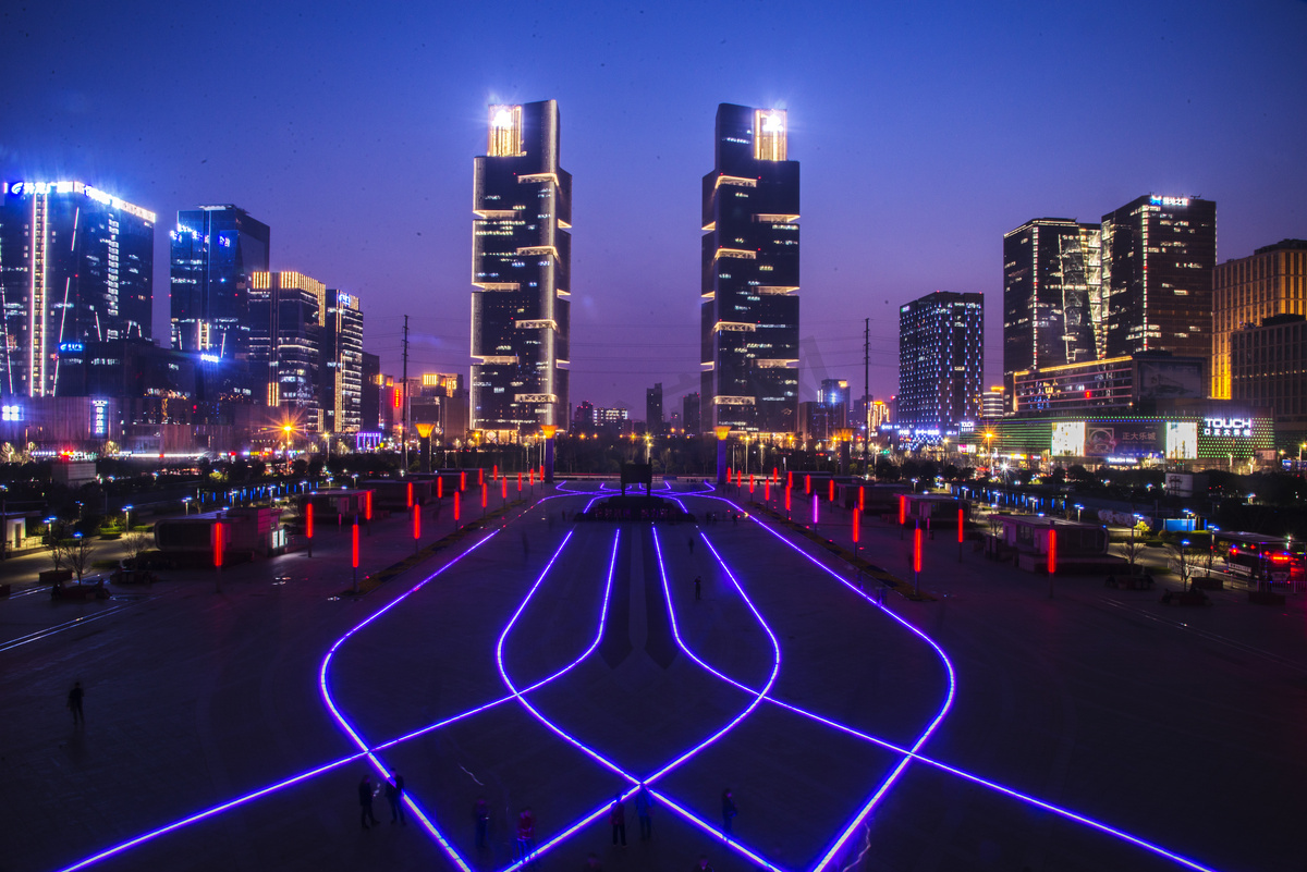 郑州城市夜景的光绘摄影图图片