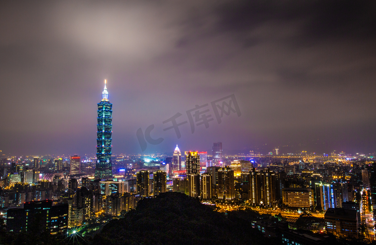 台北101大楼夜景摄影图图片