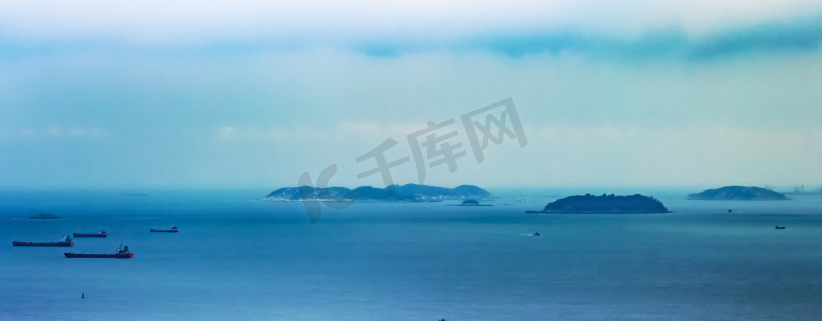 大海岛屿水墨风光图片