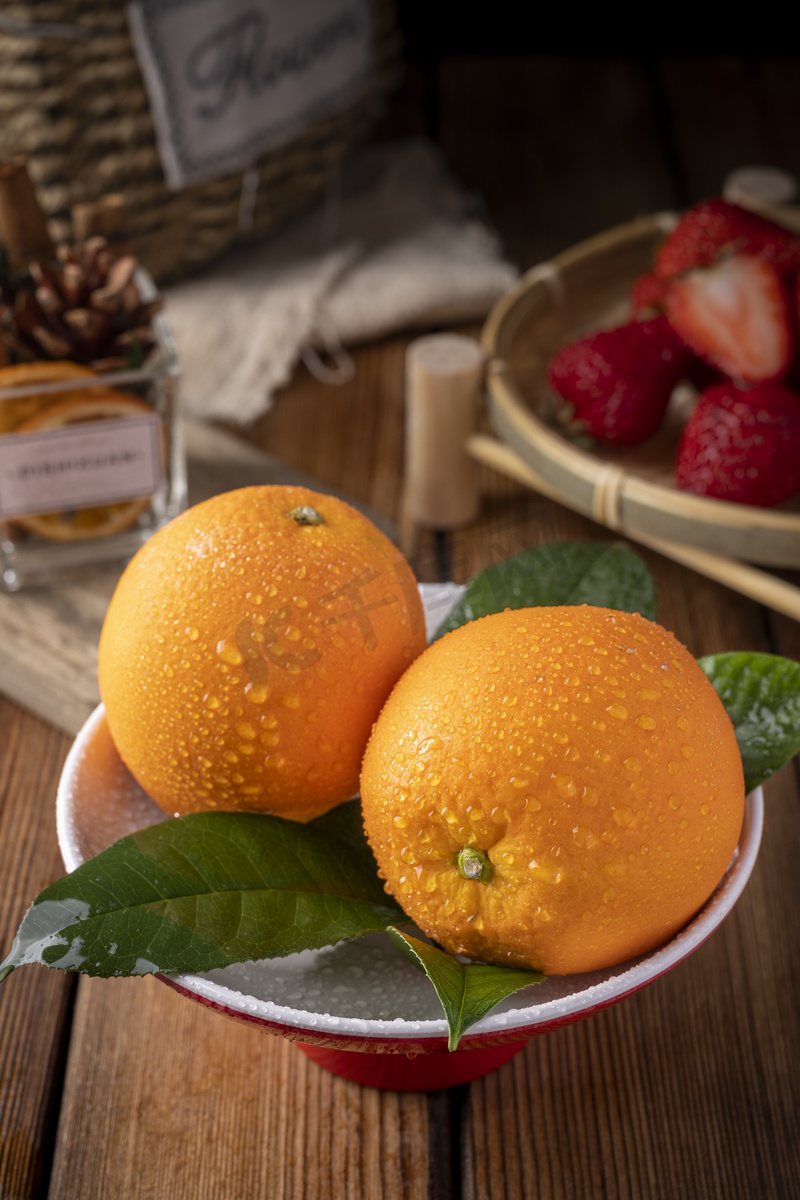水果美味新鲜多汁脐橙摄影图配图图片