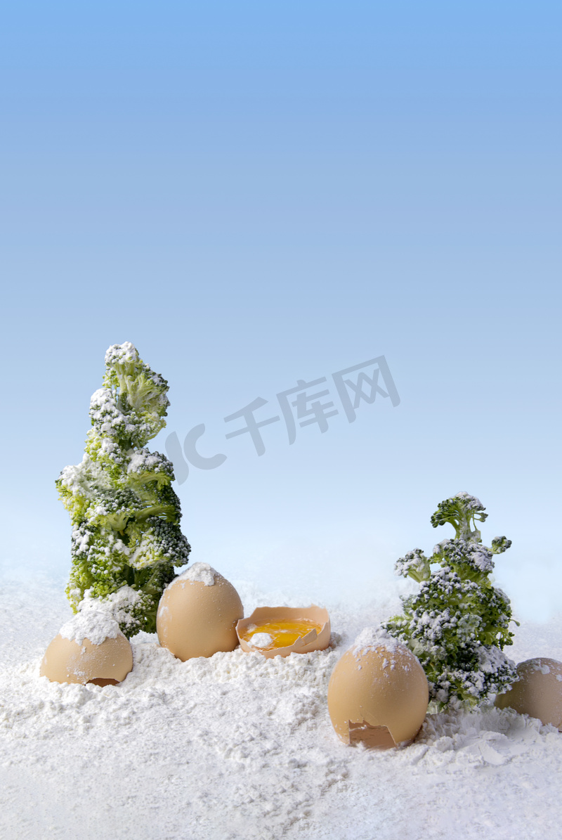 静物24节气小雪鸡蛋创意图像雪摄影图配图图片