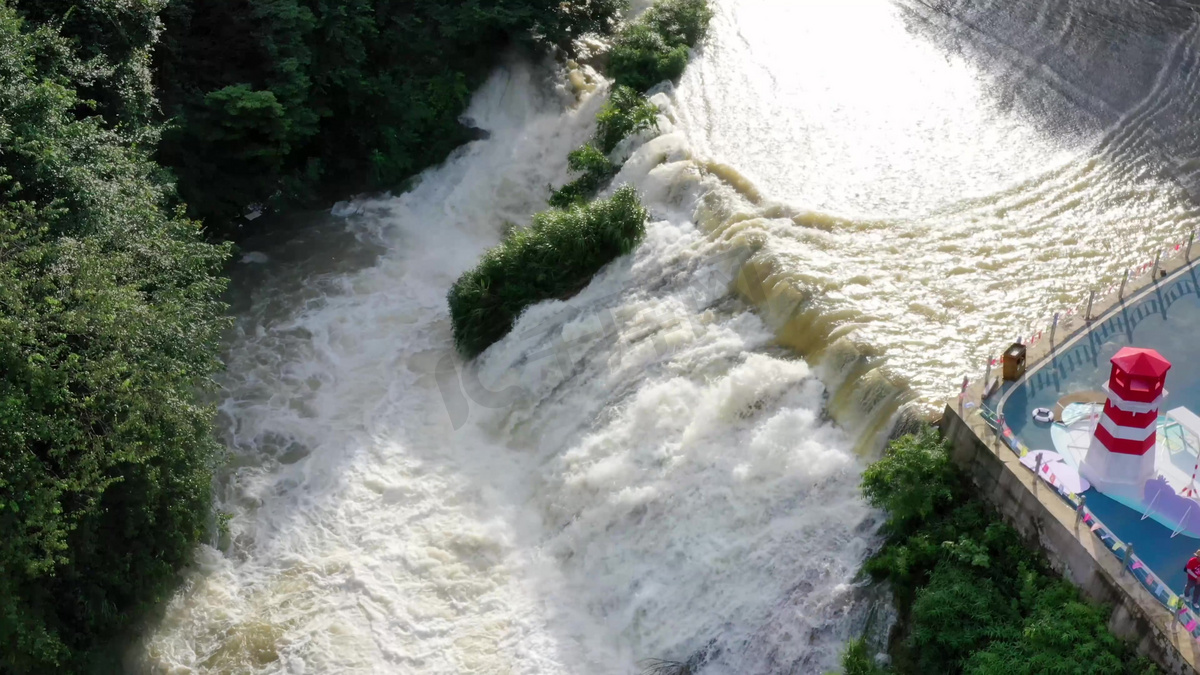 河流洪涝洪水涝水大水开闸泄洪图片