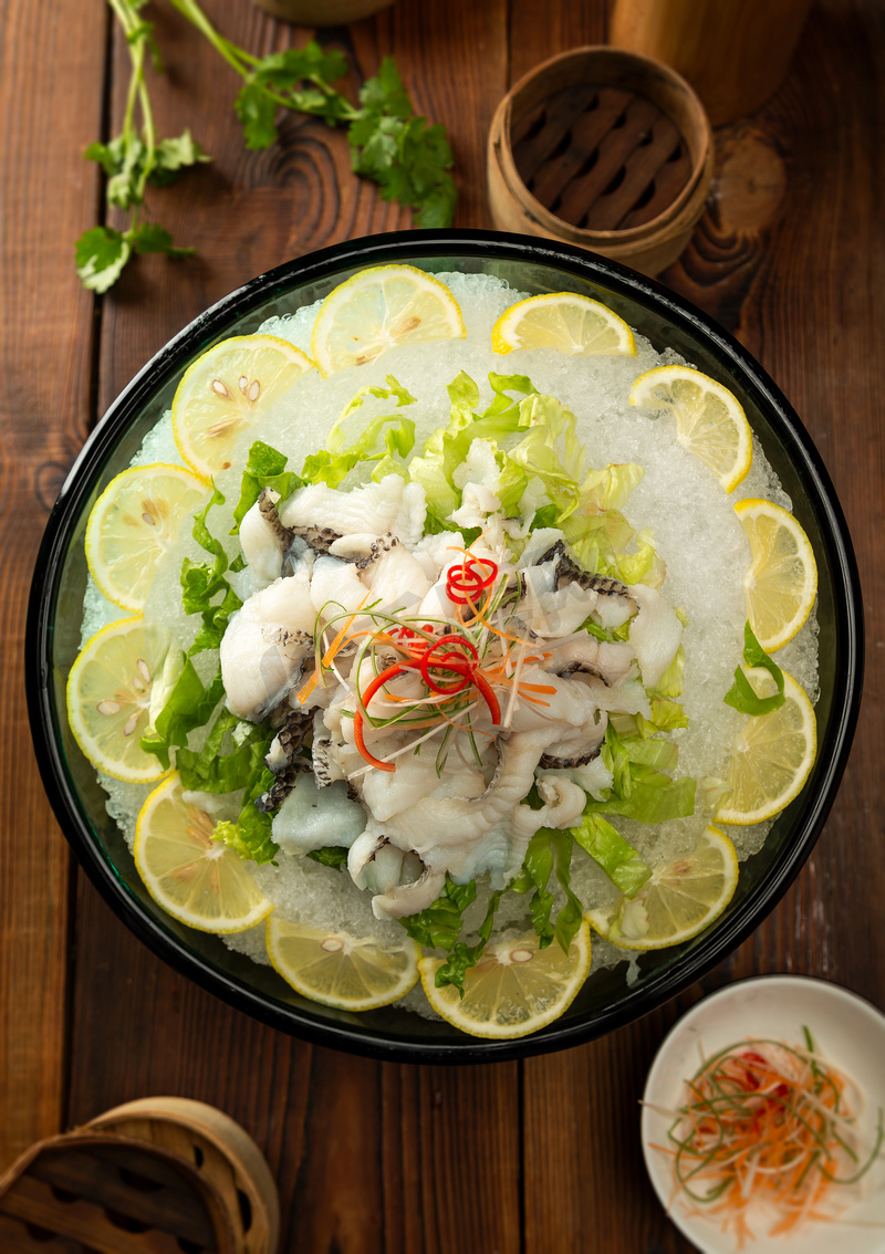 侗家生鱼片贵州美食八月食物影棚摄影摄影图配图图片