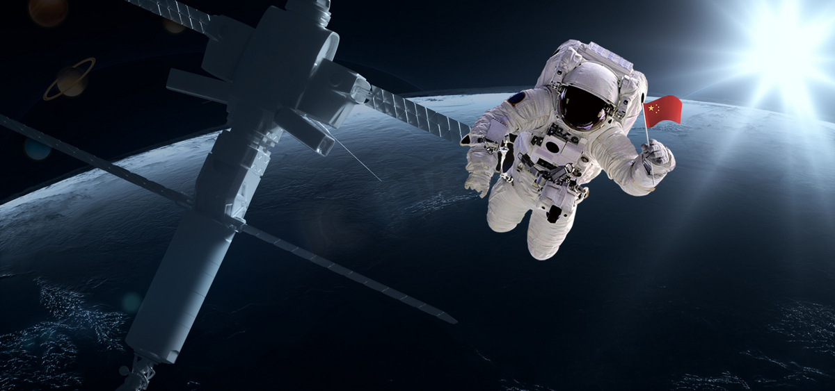 航天工程宇宙空间站夜晚航天员太空宇宙遨游太空摄影图配图图片