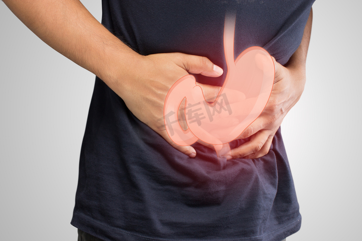 人类的胃炎，男子胃部问题概念图片
