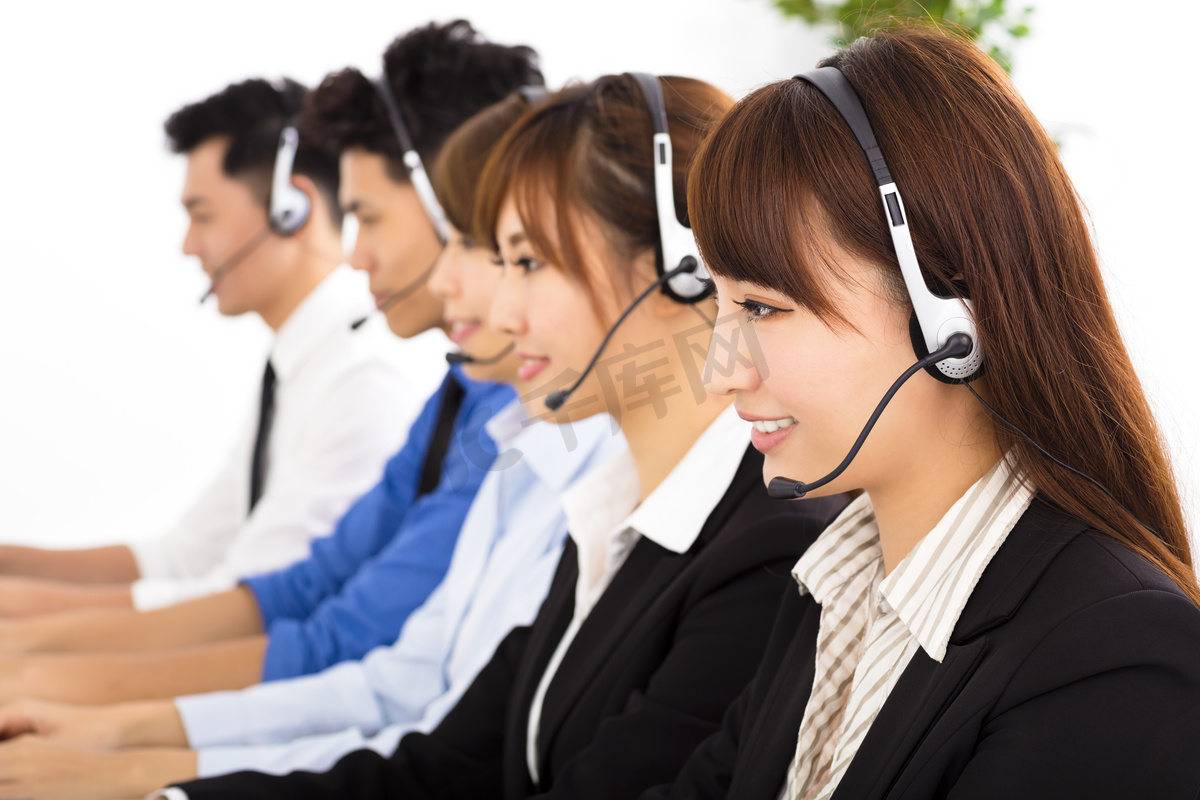 商务客服接线员年轻的商界人士和同事在呼叫中心工作 图片