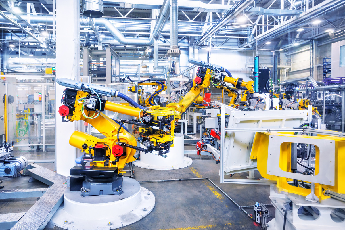 机器人在汽车制造厂图片