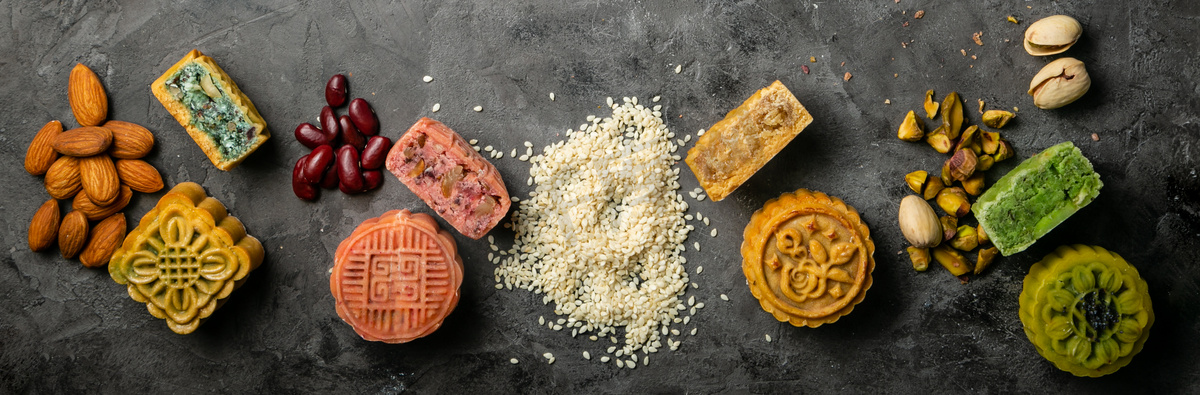中秋节概念-特制食品 monncakes 的乡村背景图片