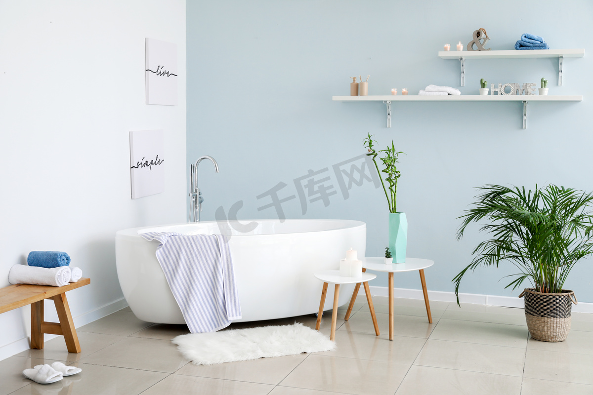 现代浴室风格新颖的内饰图片