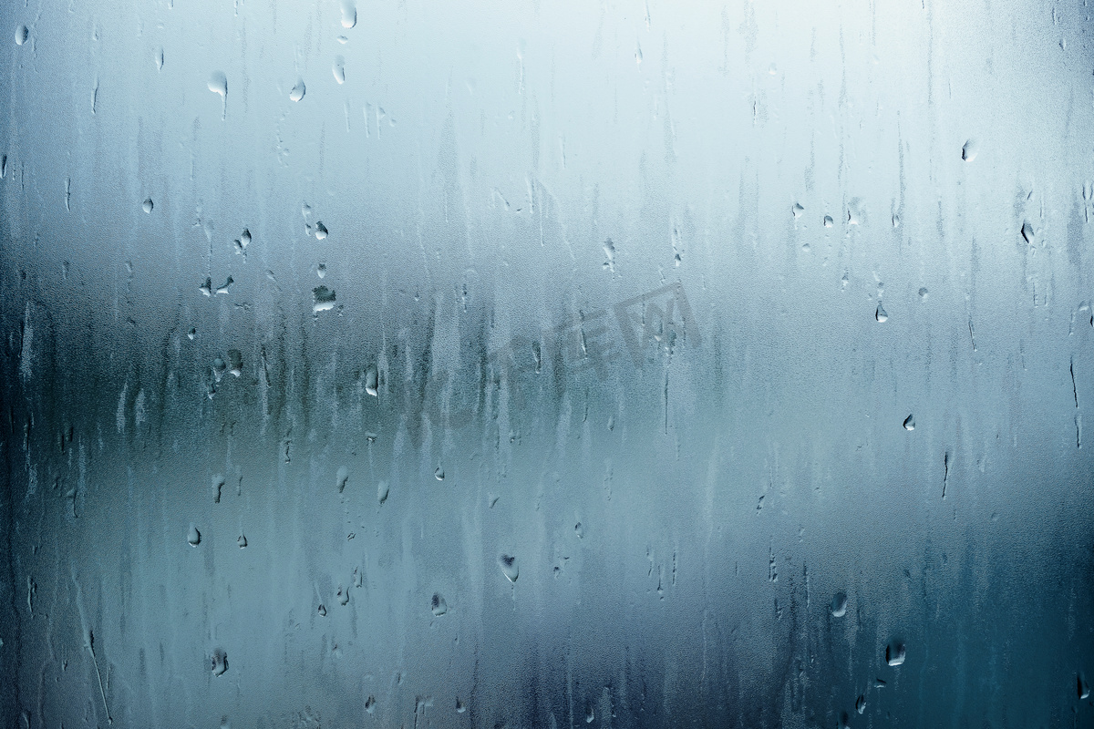 水滴纹理背景, 从天空落下的雨水和玻璃屋顶上的滴图片