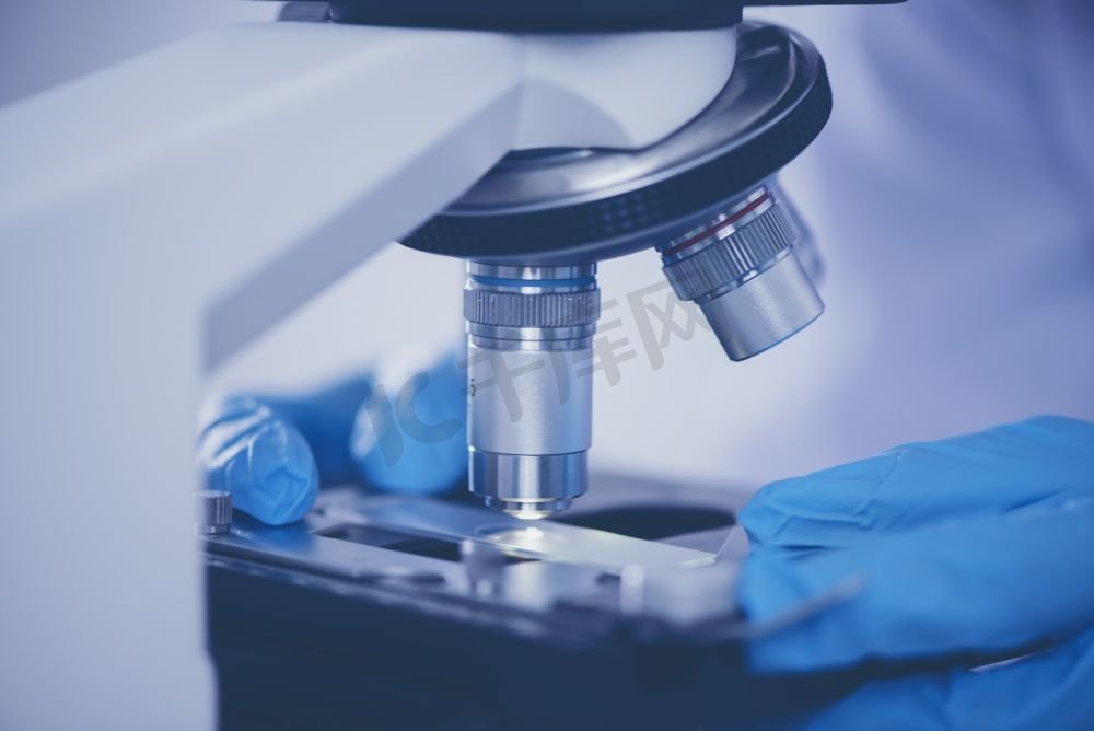 光学显微镜用于在医学和临床实验室中进行计划的、研究性的实验、教学演示图片