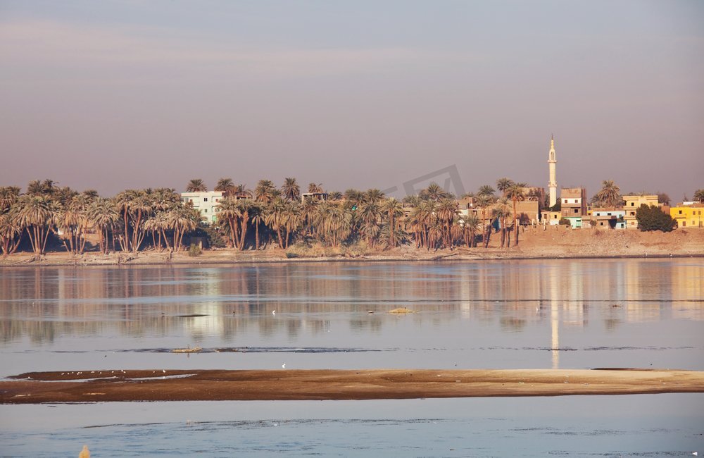 尼罗河附近的卢克索，埃及，非洲图片