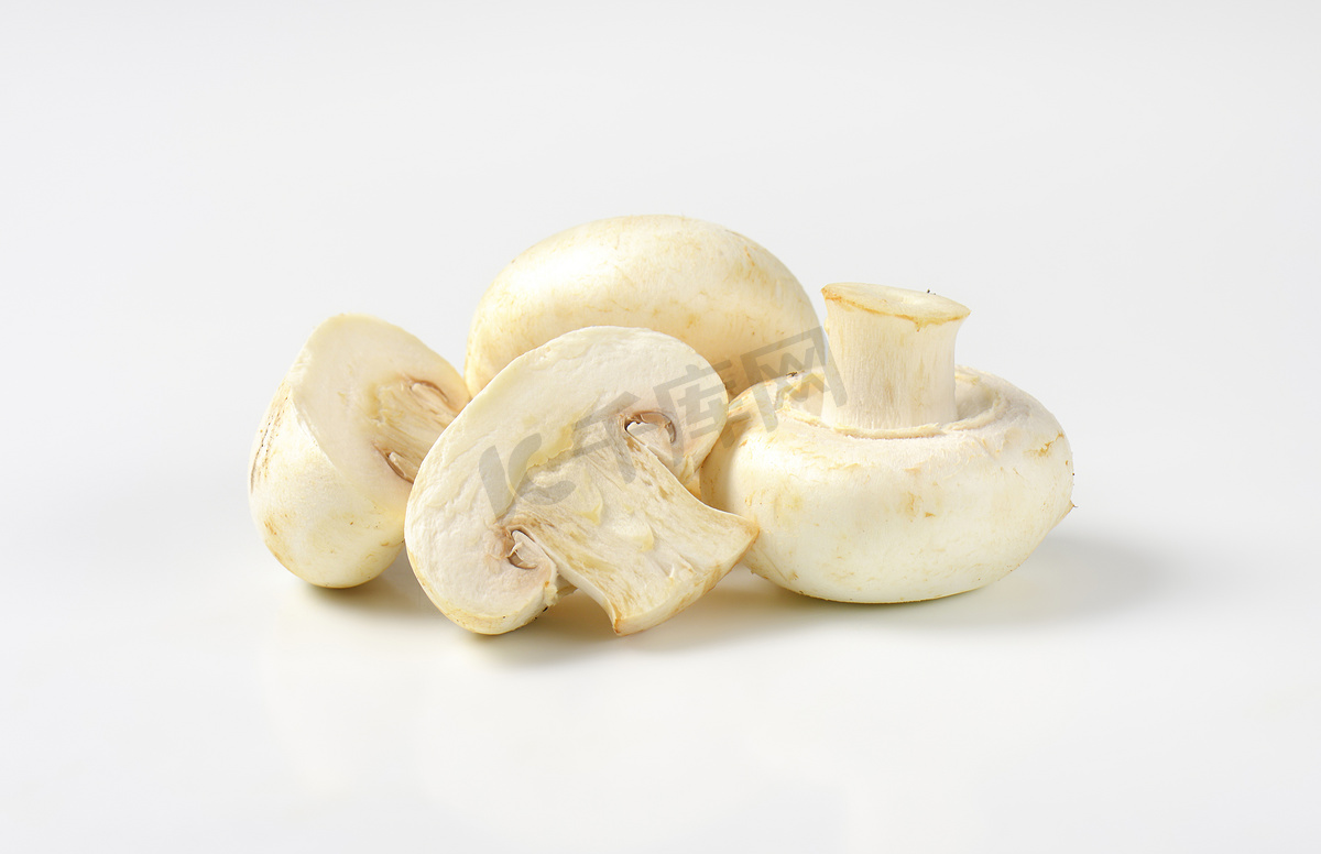 新鲜的白蘑菇图片