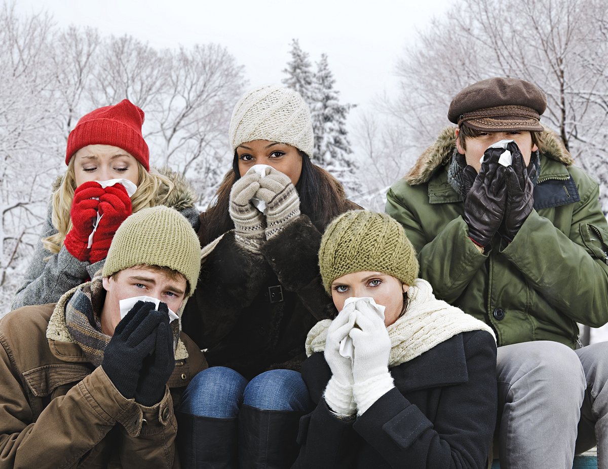 一群冬天在外面感冒的朋友图片