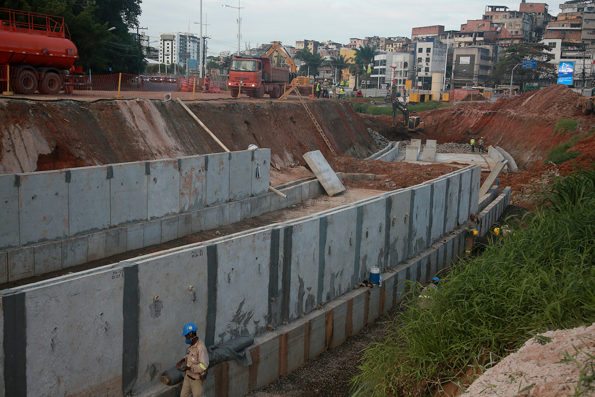 BRT系统专用车道建设图片