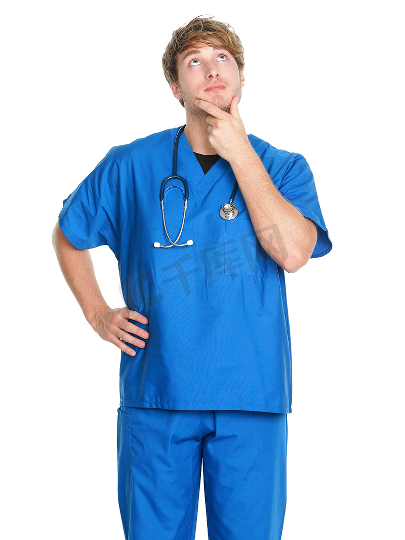 男护士/医生思考 — 穿手术服的男人图片
