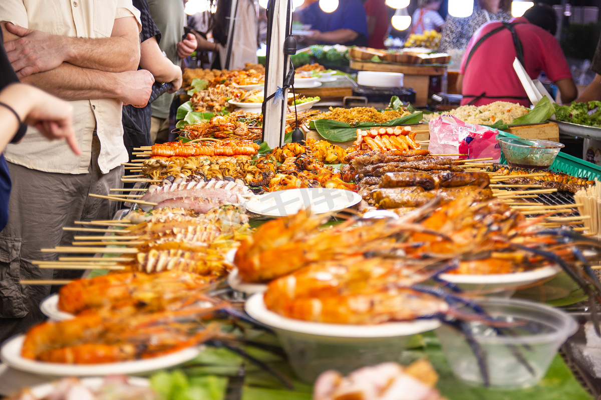 泰国街头美食，食物风格烤海鲜盛宴图片