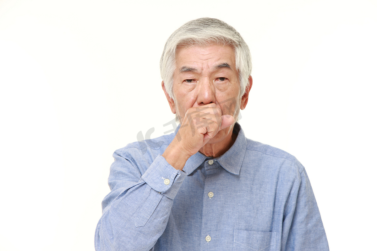 日本老人咳嗽图片