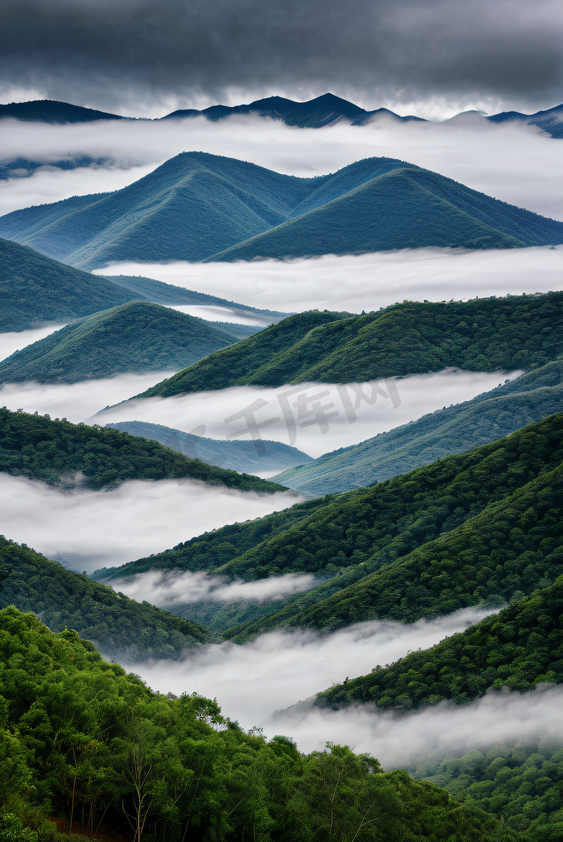 绿色大山云雾摄影图片2图片