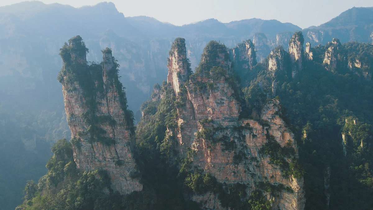 航拍张家界武陵源十里画廊自然风景图片