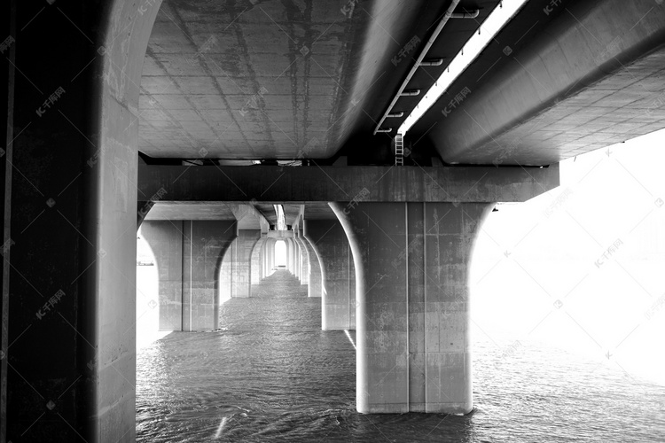 大桥桥底摄影图